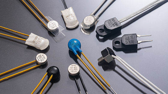 ST01 Fusible thermique SO6 Interrupteur à température contrôlée avec plage 50-250℃ Normalement fermé ou ouvert Réarmement automatique ou manuel